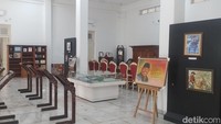 Kini kawasan Taman Benyamin Sueb bisa dikunjungi oleh masyarakat untuk mengenang jejak sang legenda Betawi tersebut. Seperti yang disebut di awal tadi, inisiasi adanya Gedung Taman Benyamin Sueb ini sebagai wadah pelestarian seni dan budaya Betawi serta budaya daerah lainnya.