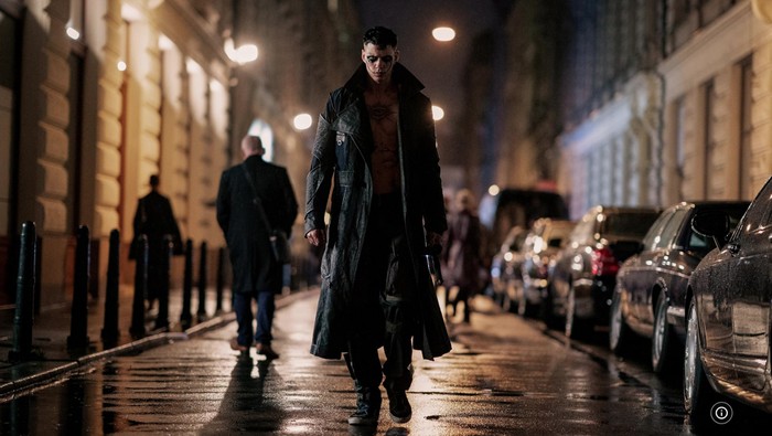 The Crow Cuplikan adegan Bill Skarsgard di The Crow.
