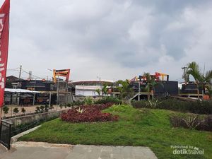 Ini Stasiun Lambuang, Pusat Wisata Kuliner Terbesar di Sumbar