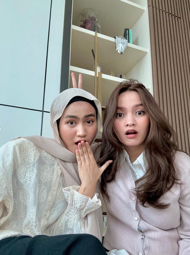 Kepintaran Xaviera dalam hal menghitung dan menghafal itu yang langsung bikin banyak netizen terpukau. Sosok Xaviera pun mulai banyak dicari tahu publik. Foto: Instagram/@xavieraaputri