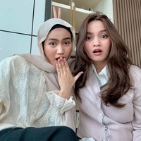 Kepintaran Xaviera dalam hal menghitung dan menghafal itu yang langsung bikin banyak netizen terpukau. Sosok Xaviera pun mulai banyak dicari tahu publik. Foto: Instagram/@xavieraaputri