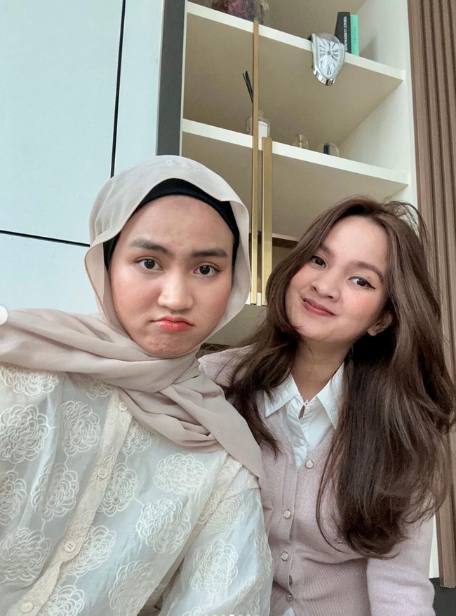 Adik ipar Belva Devara itu juga rupanya memiliki segudang prestasi di bidang akademik sejak masa sekolah hingga perguruan tinggi. Xaviera sendiri merupakan lulusan Korea Advance Institute of Science and Technology (KAIST) Korea Selatan. Foto: Instagram/@xavieraaputri