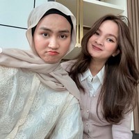 Adik ipar Belva Devara itu juga rupanya memiliki segudang prestasi di bidang akademik sejak masa sekolah hingga perguruan tinggi. Xaviera sendiri merupakan lulusan Korea Advance Institute of Science and Technology (KAIST) Korea Selatan. Foto: Instagram/@xavieraaputri