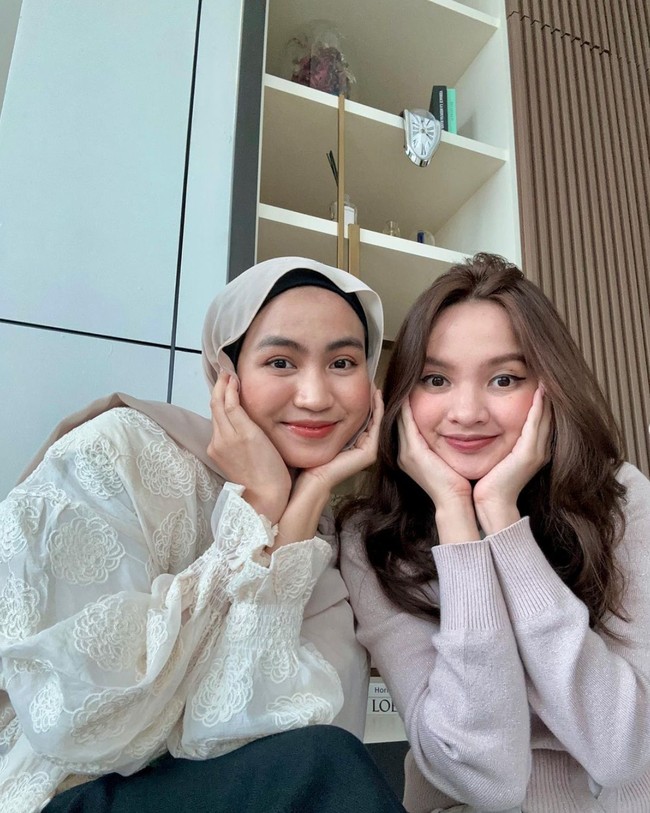 Nama Xaviera Putri belakangan tengah jadi sorotan karena kepintarannya. Ketika menjadi salah satu peserta Clash of Champions (COC) Ruangguru, Xaviera memperlihatkan kepintarannya yang luar biasa dalam menjawab soal-soal yang diberikan. Foto: Instagram/@xavieraaputri