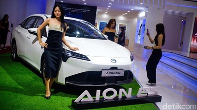 AION Luncurkan Hyptec HT dan Sedan Listrik ES di GIIAS 2024