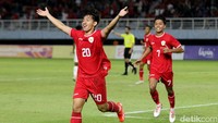 Timnas U-19 Indonesia berhasil mengalahkan Filipina di laga pertama Piala AFF U-19 2024 di Stadion Gelora Bung Tomo, Surabaya. Tim Garuda Muda menang 6-0. Deny Prastyo/detikjatim
