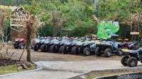 Wahana ATV di Taman Sfari Prigen ini membelah hutan di kaki Gunung Arjuna