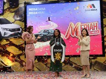 Bank Mega Serahkan 1 Unit BMW 520i M Sport ke Nasabah Beruntung