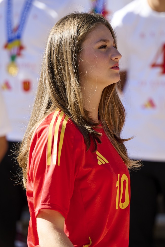 Kami sangat bangga dengan perjuangan dan dedikasi tim ini. Kalian telah menunjukkan kepada dunia wajah terbaik dari Spanyol, ujar Raja Felipe dalam pidatonya.Foto: Getty Images