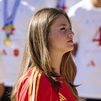 Kami sangat bangga dengan perjuangan dan dedikasi tim ini. Kalian telah menunjukkan kepada dunia wajah terbaik dari Spanyol, ujar Raja Felipe dalam pidatonya.Foto: Getty Images