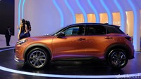 Lexus LBX dibekali mesin 3 silinder berkapasitas 1.490 cc. Mesinnya bisa menyemburkan tenaga 67 kW pada 5.500 rpm dan torsi 120 Nm pada 3.600-4.800 rpm.  