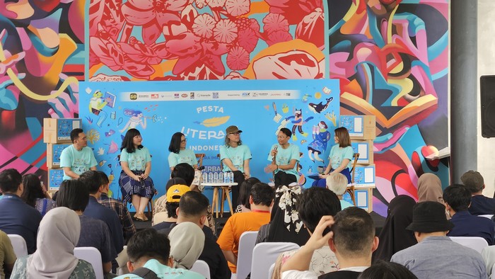 Jumpa pers Pesta Literasi Indonesia 2024 digelar di TIM, Jakarta Pusat, pada Kamis (18/7/2024). Jumpa pers Pesta Literasi Indonesia 2024 digelar di TIM, Jakarta Pusat, pada Kamis (18/7/2024).