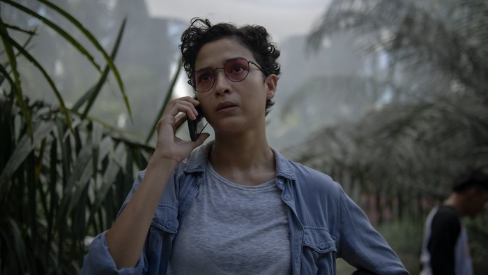 Borderless Fog. Putri Marino as Sanja in Borderless Fog. Cr. Courtesy of Netflix © 2024