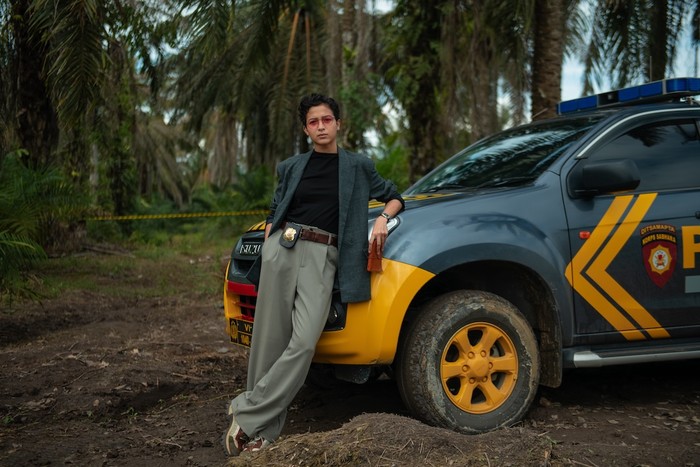 Borderless Fog. Putri Marino as Sanja in Borderless Fog. Cr. Courtesy of Netflix © 2024