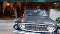 Konsep kafe Kampoeng Djoeang ini merujuk pada tempat tinggal dan markas dari Jenderal Sudirman dan pasukannya, maka dari itu bentuk kafe ini adalah rumah joglo.  