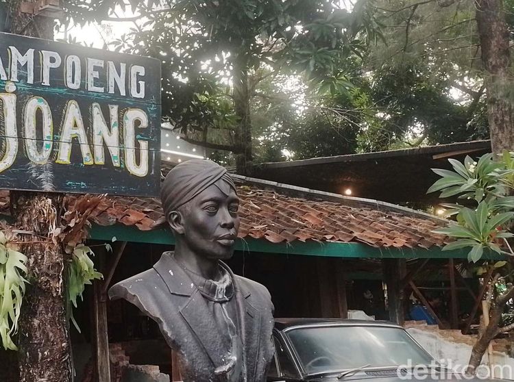 Suasana Kampoeng Djoeang, Kafe Vintage di Ujung Musuem Satriamandala