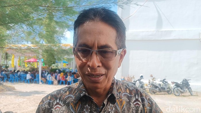 Kepala Dinas PUPR Lombok Tengah Lalu Rahardian saat ditemui awak media di Praya. Foto: (Edi Suryansyah/detikBali)