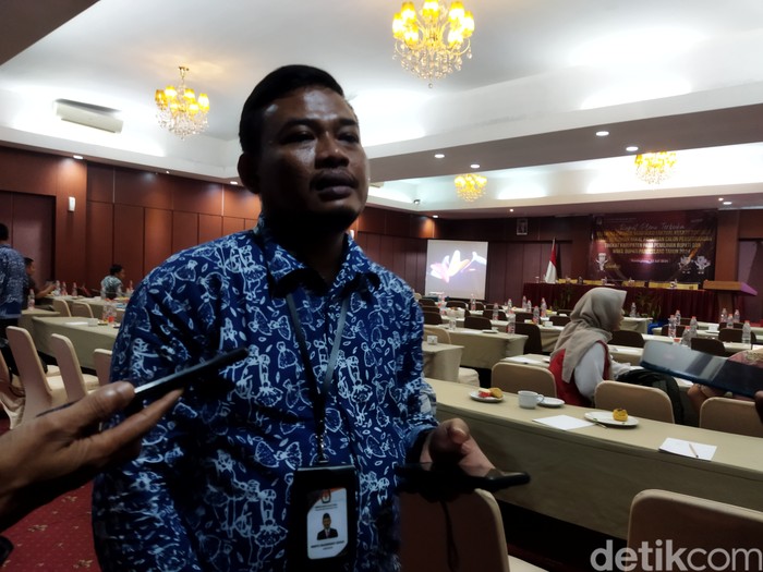 Ketua Divisi Teknis Penyelanggara Pemilu KPU Pandeglang Restu Sugrining Umam (Dok Aris Rivaldo/detikcom)