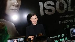 Kimberly Ryder Tetap Tersenyum di Tengah Masalah dengan Edward Akbar Kimberly Ryder Tetap Tersenyum di Tengah Masalah dengan Edward Akbar