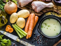 4 Cara Simpan Kuah Kaldu Agar Tak Berubah Rasanya