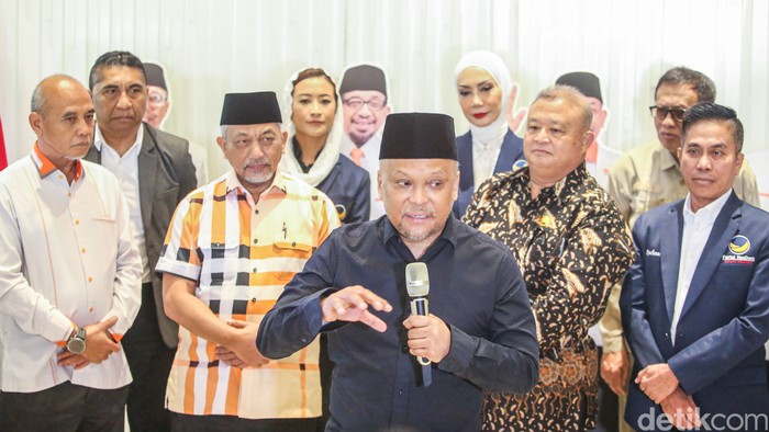 Kunjungi DPP PKS, Nasdem Bawa Ilham Habibie Untuk Jabar 1 Bakal Calon Gubernur dari Partai Nasdem Ilham Habibie saat memberikan sambutan di DPP PKS, Jakarta, Kamis (18/7/2024).