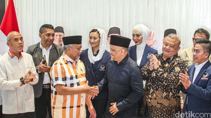 Kunjungi DPP PKS, Nasdem Bawa Ilham Habibie Untuk Jabar 1 Bakal Calon Gubernur dari Partai Nasdem Ilham Habibie saat memberikan sambutan di DPP PKS, Jakarta, Kamis (18/7/2024).