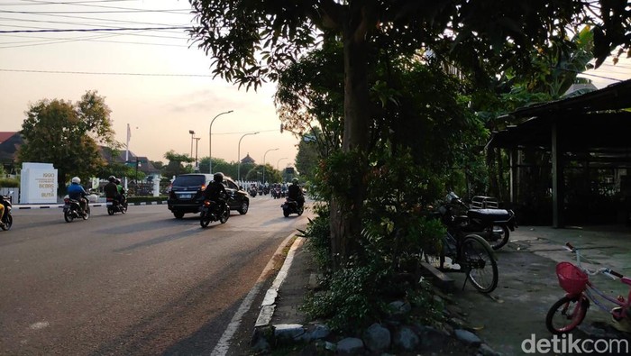 Lokasi tawuran antar pelajar di dekat Balai Kota Jogja, Kamis (18/7/2024) siang.