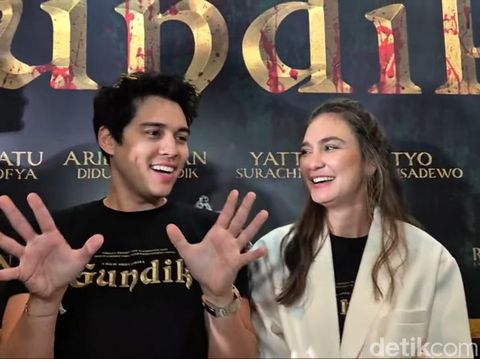 Maxime Bouttier & Luna Maya ditemui di konferensi pers film Gundik, digelar di kawasan Setiabudi, Jakarta Selatan, Kamis (18/7/2024).