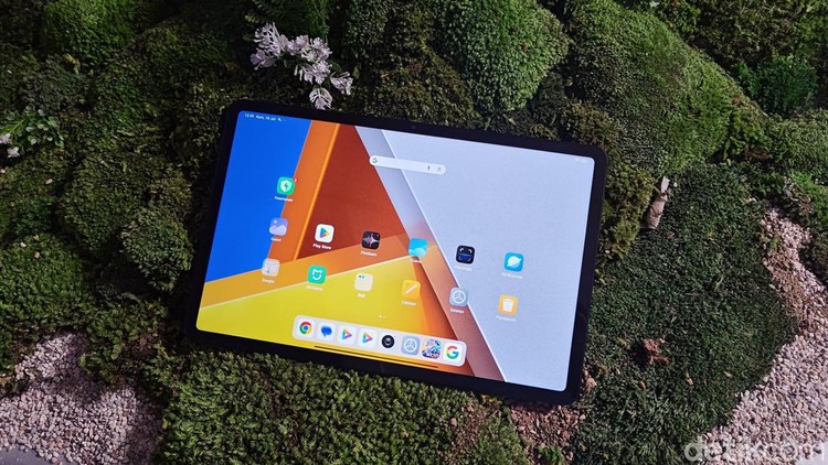 Poco Pad belum lama ini resmi rilis di Indonesia. Begini tampilannya dengan layar besar dan spek memukau, yang bisa dipakai untuk berkreasi dan bermain game.