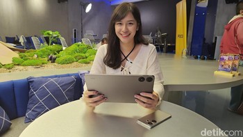 Di sini detikINET berkesempatan melihat lebih dekat dan menggenggam langsung Poco Pad ini. Foto: (Panji Saputro/detikINET).