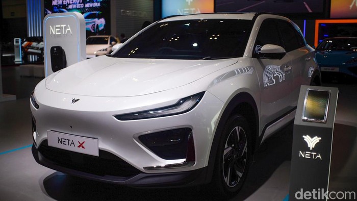 Mobil Listrik Neta X Mejeng di GIIAS 2024, Harga Mulai Rp 460 Juta PT Neta Auto Indonesia (NAI) meluncurkan Neta X di pameran Gaikindo Indonesia International Auto Show atau GIIAS 2024 di ICE BSD City, Tangerang. Mobil listrik tersebut menjadi produk ketiga pabrikan setelah V dan V-II yang dipasarkan di Tanah Air.
