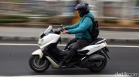 Kepala Eksekutif Pengawas Perasuransian, Penjaminan, dan Dana Pensiun OJK Ogi Prastomiyono mengatakan, Undang-Undang Pengembangan dan Penguatan Sektor Keuangan (UU PPSK) menyebut bahwa asuransi kendaraan dapat menjadi wajib bagi seluruh pemilik mobil dan motor.  