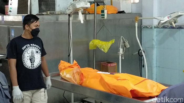 Napi meninggal di dalam lapas dibawa ke RS Bhayangkara Palembang.