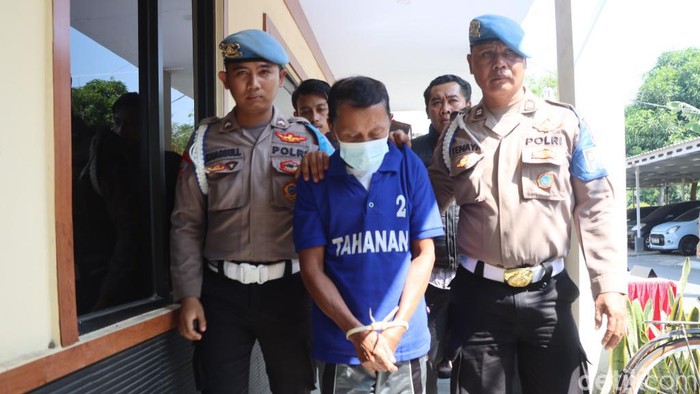 Pak Jon, kakek pencari kepiting yang mencabuli 7 anak tetangganya.