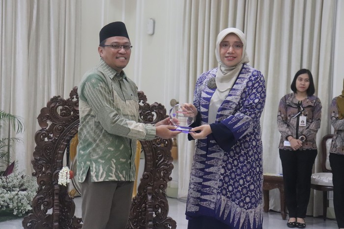 Paragon Terima Penghargaan Lewat Program Pemberdayaan Masyarakat Berbasis ZIS