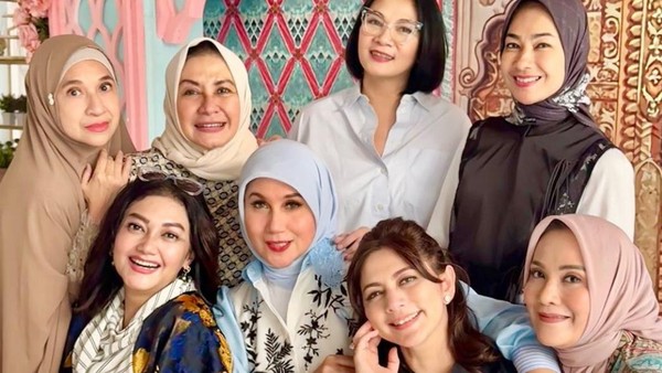 7 Potret Artis Lawas Saat Reuni, Ini Penampilan Bella Saphira Hingga Cut Keke