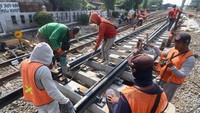 PT Kereta Api Indonesia (Persero) Daop 7 melakukan enggantian wesel atau sistem mekanik untuk memindahkan jalur pada persimpangan rel kereta api tersebut.  