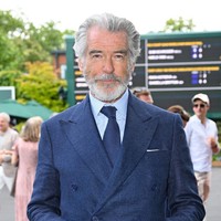 Ada pula yang berpendapat auranya sebagai pemeran James Bond tidak luntur meskipun sudah menginjak usia senja. Foto: WireImage/Karwai Tang