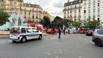 Polisi Berjaga Usai Insiden Mobil Tabrak Kafe di Paris
