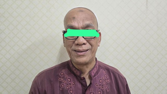 Potret driver taksi online yang viral lecehkan perempuan disabilitas di Jaksel kini telah ditetapkan sebagai tersangka.