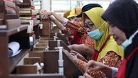 Adapun jumlahnya senilai Rp1,4 juta per penerima di Surabaya. 