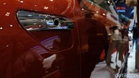 Dengan dimensi panjang 5.230 mm, lebar 1.999 mm, dan tinggi 1.800 mm serta jarak sumbu roda 3.110 mm, Seres 9 menjadi SUV terpanjang di kelasnya dengan proporsi yang nyaman.  