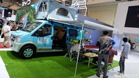 Sokonindo Automobile juga memamerkan DFSK Gelora versi campervan.  