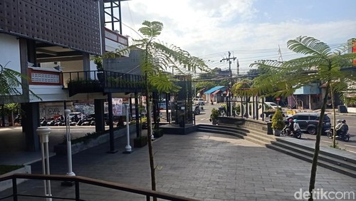 Situasi Graha Yowana Suci, Jalan Hasanudin Nomor 30 Denpasar, Bali, Kamis (18/7/2024). (Ni Made Lastri Karsiani Putri/detikBali)