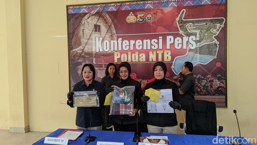 Pelaku sodomi ditangkap di Polda NTB, Kamis (18/7/2024). Foto: (Ahmad Viqi/detikBali).