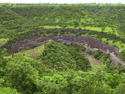 10 Tempat Misterius Namun Menawan di Bumi