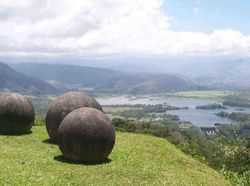 10 Tempat Misterius Namun Menawan di Bumi