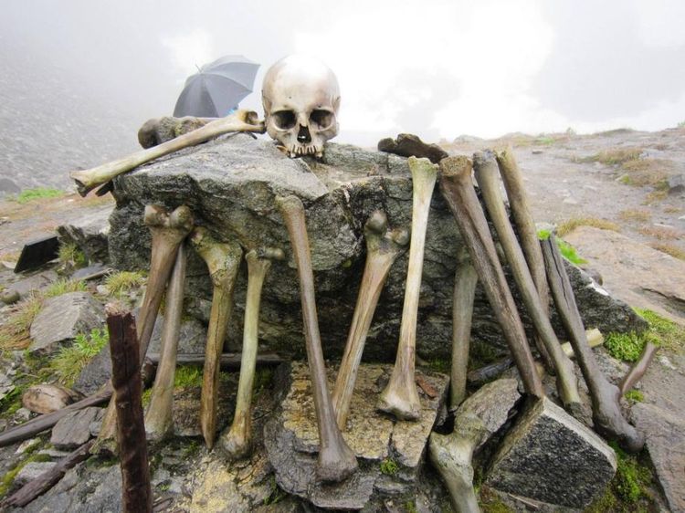 10 Tempat Misterius Namun Menawan di Bumi