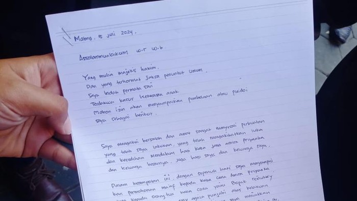 Terdakwa penganiaya anak selebgram Aghnia Punjabi.