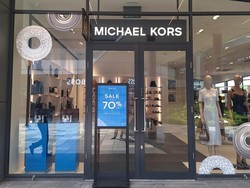 Beli Tas Branded di The Grand Outlet Karawang, Kate Spade - Coach Sale up to 50%